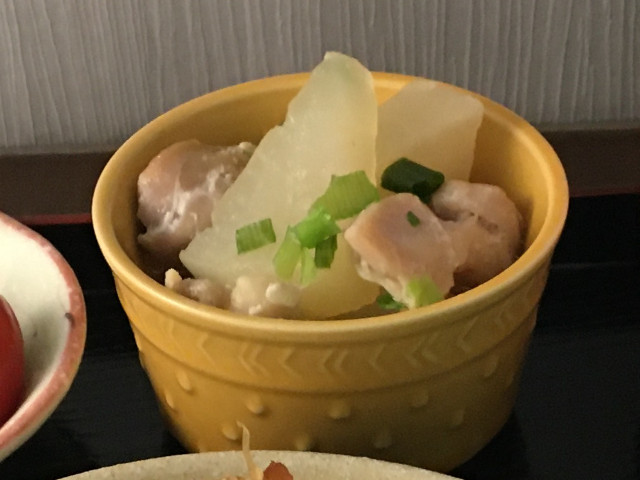 Simmer DAIKON radish and chicken